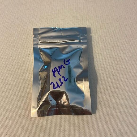 AMG Mercedes Benz Logo valve Stem caps in Black set of 4 NWT - Picture 5 of 5